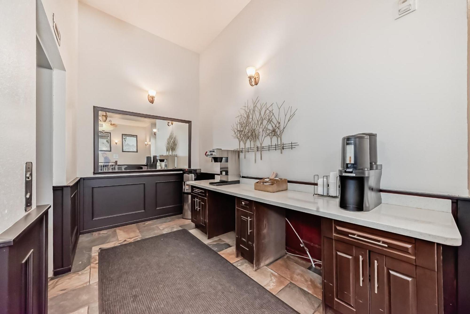 Grande Cache Inn & Suites Kültér fotó